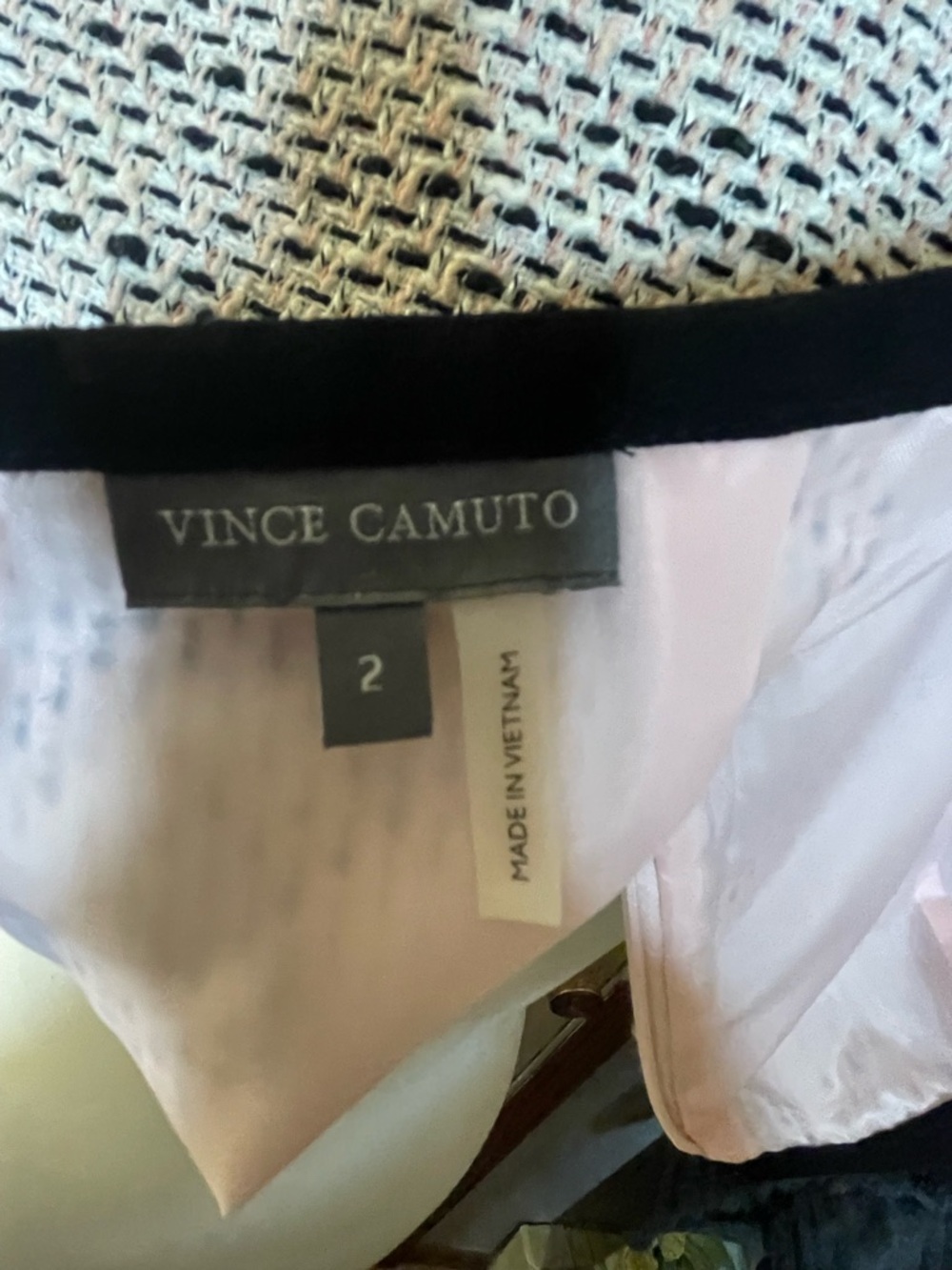 Vince Camuto Women's Two-Piece Tweed Skirt Suit with Black Trim Sz 6/2 - Picture 7 of 8